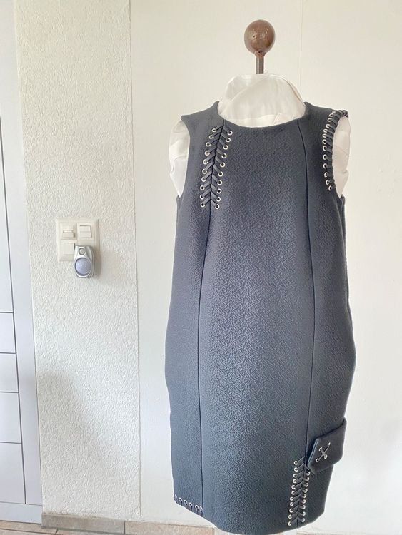 Bally Vestiti: Schwarzes Kleid mit Schnürung Gr. 36 – Nuovo (secondo la descrizione) da Rothrist venduto da lil_tg5m