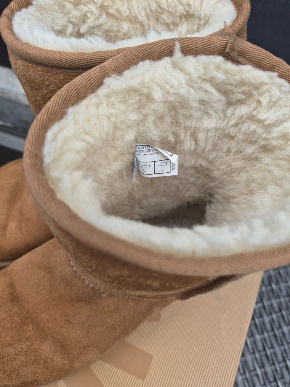Ugg Damenschuhe: Bottines UGG Australian Classic Short Chestnut 39 – Gebraucht aus le landeron von canette 3