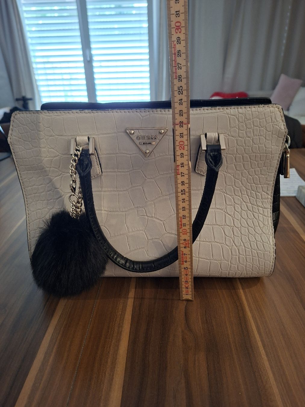 Guess Sacs femmes: Guess Handtasche – D'occasion à Hittnau par som_x965 5