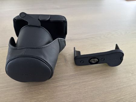Original Sony Ledertasche LCJ-CE für Alpha 7 II (ILCE-7M2)
