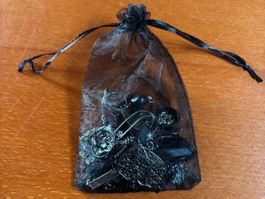 Überraschungsbeutelchen mit Gothik Style Modeschmuck