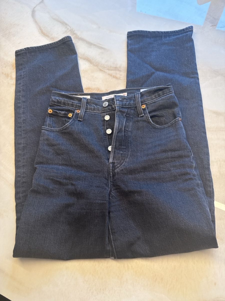 Levi's Jeans: Levi's Ribcage Straight Jeans – Usato da Embrach venduto da shila_03 2