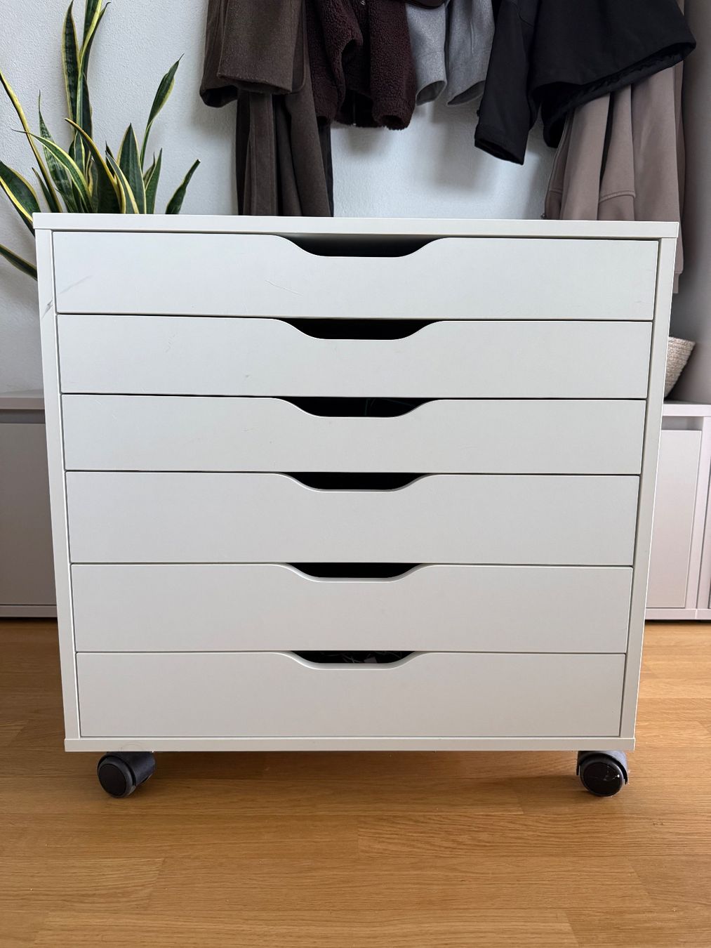Ikea Eléments de bureau: Schubladenkomode IKEA Alex weiss mit Rollen gebraucht – D'occasion à Tägerwilen par ron_zzr5