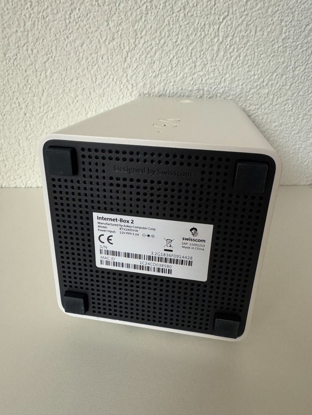 Swisscom Modems & Routeurs: Swisscom Internet-Box 2 - Gratis Versand – D'occasion à Embrach par Rondamaro 2
