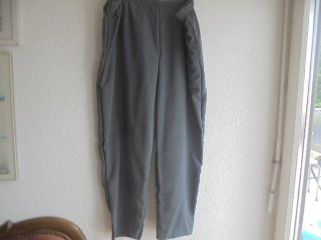 Pantaloni: Hose Grau XXL, – Usato da Hinwil venduto da Glasperlen 1