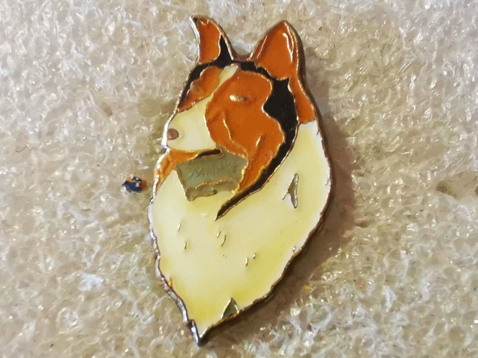 Placchette & Badge: Ansteckpin 101: Hund – Usato da Oppligen venduto da Pin-Fall-Shop
