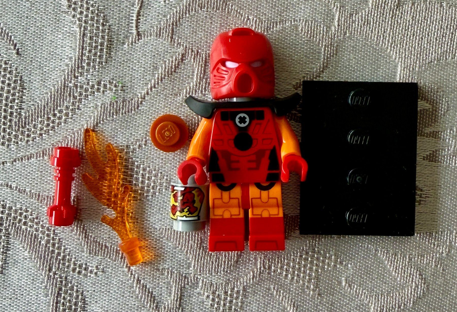 Lego Kit di costruzioni: Lego Minifigure series 29 - Bionicle Cosplayer – Usato da Höri venduto da PSMarinho