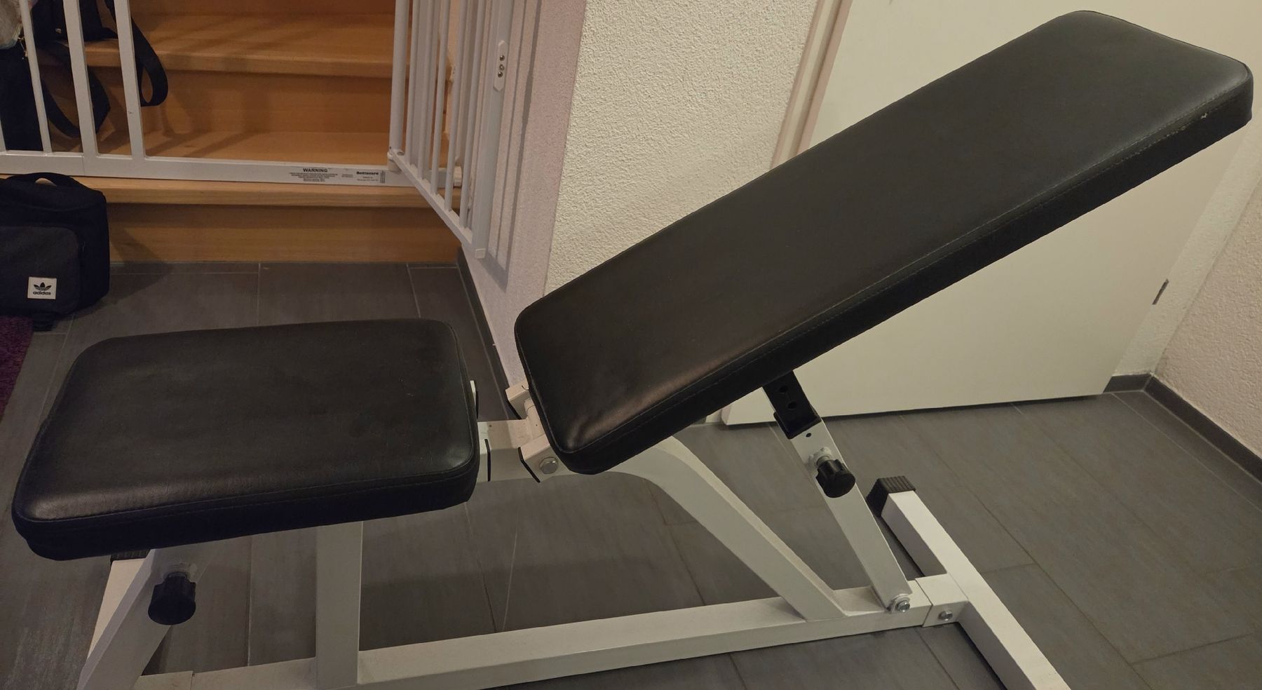 Chaises: adjustable Training chair – D'occasion à Glattbrugg par amd.sabaa 3
