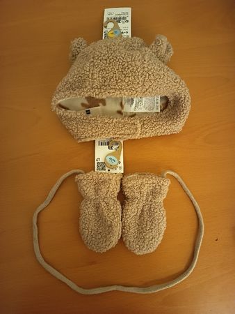 HEMA Baby Hat and Mittens Set NEW