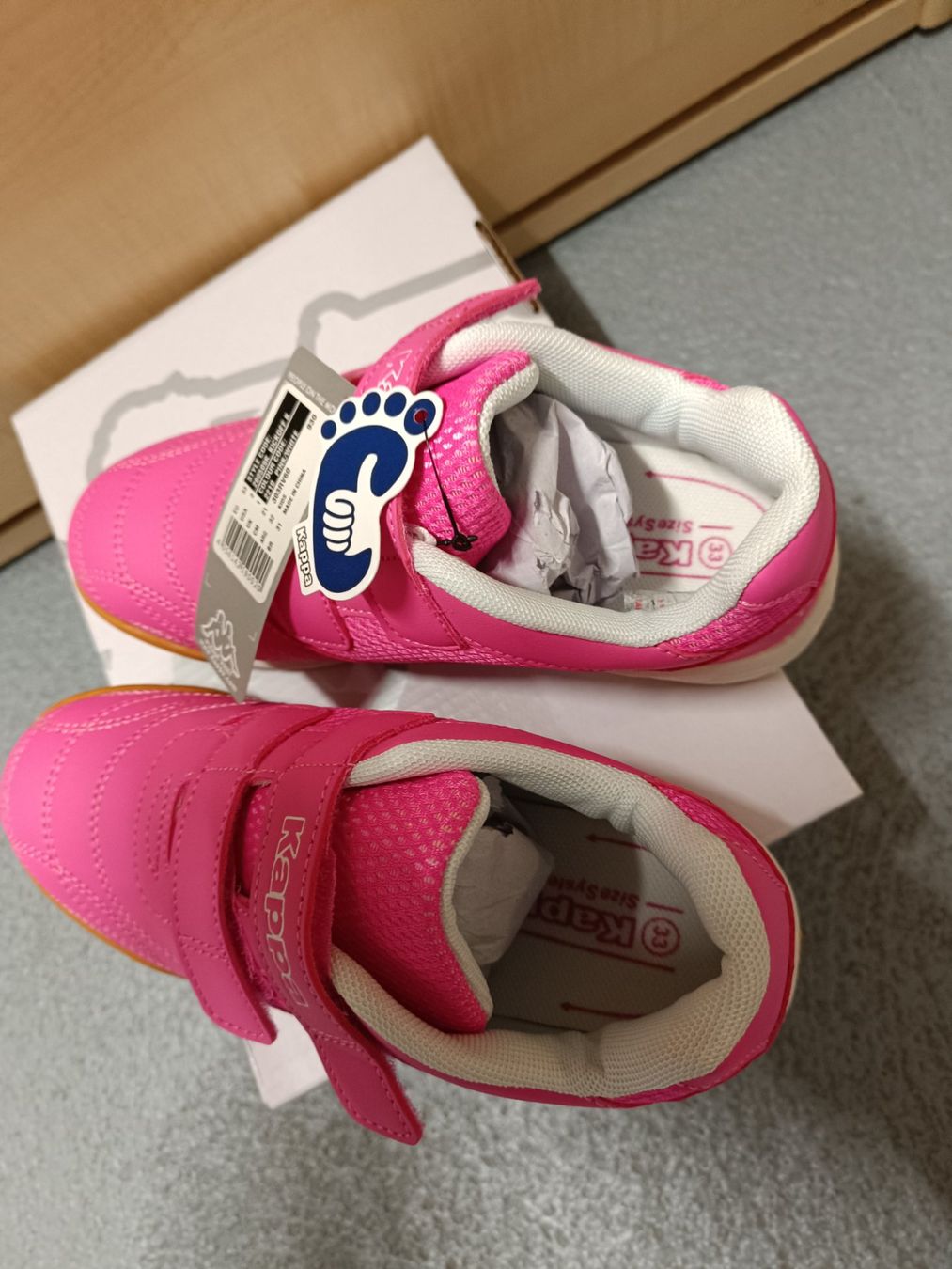 Kappa Scarpe per ragazze: Neue Kappa Hallenschuhe Grösse 33 – Nuovo e nell'imballaggio originale da Wohlen AG venduto da Fabe3 2