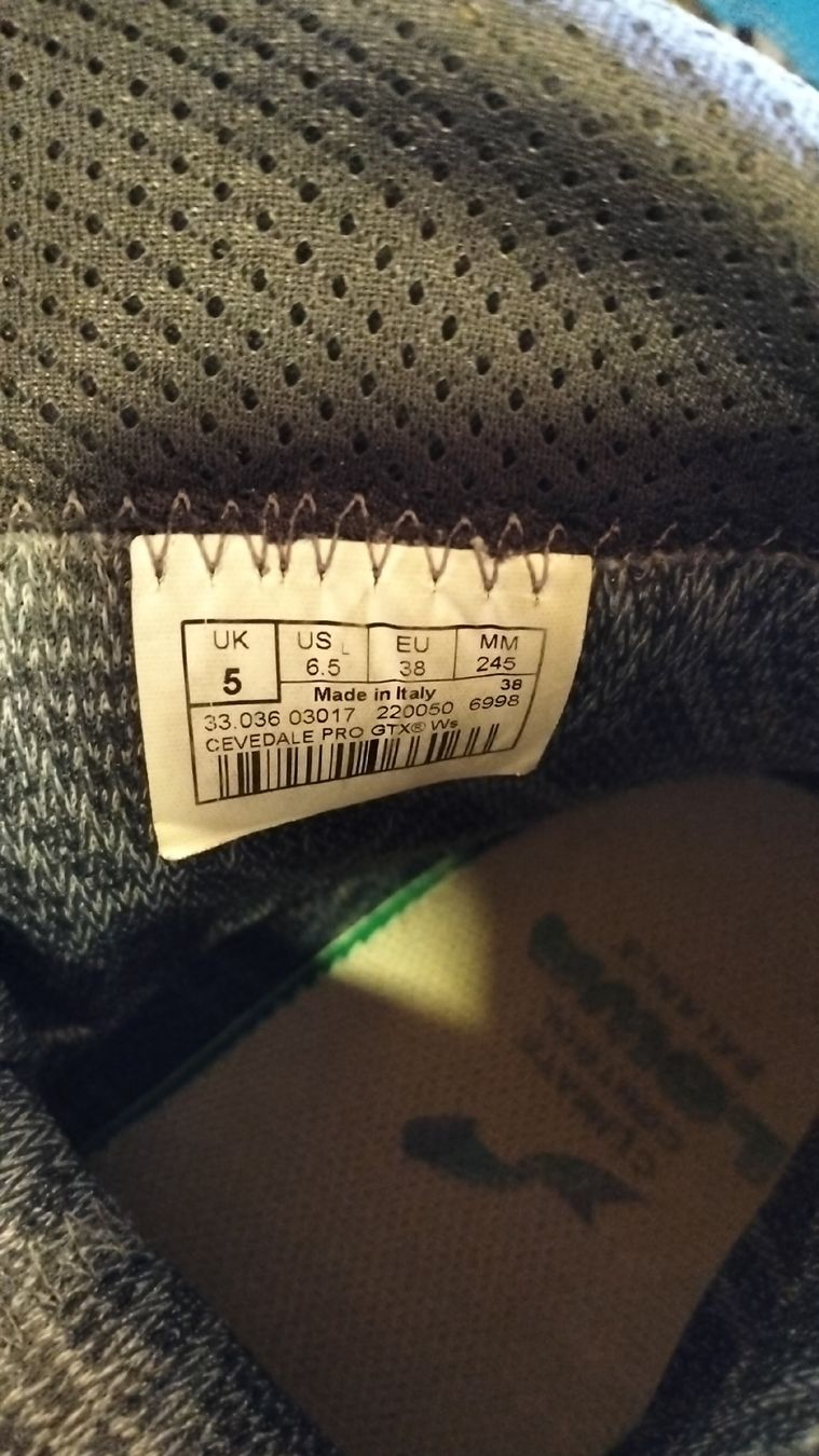 Lowa Scarpe da donna: Lowa Bergschuh Gr.38 – Usato da Eggiwil venduto da Loego 4