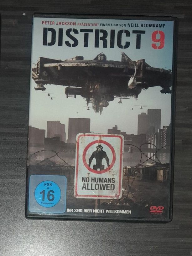Tutti i DVDs: District 9 DVD - Science Fiction ab 16! – Usato da Steffisburg venduto da FutureOne
