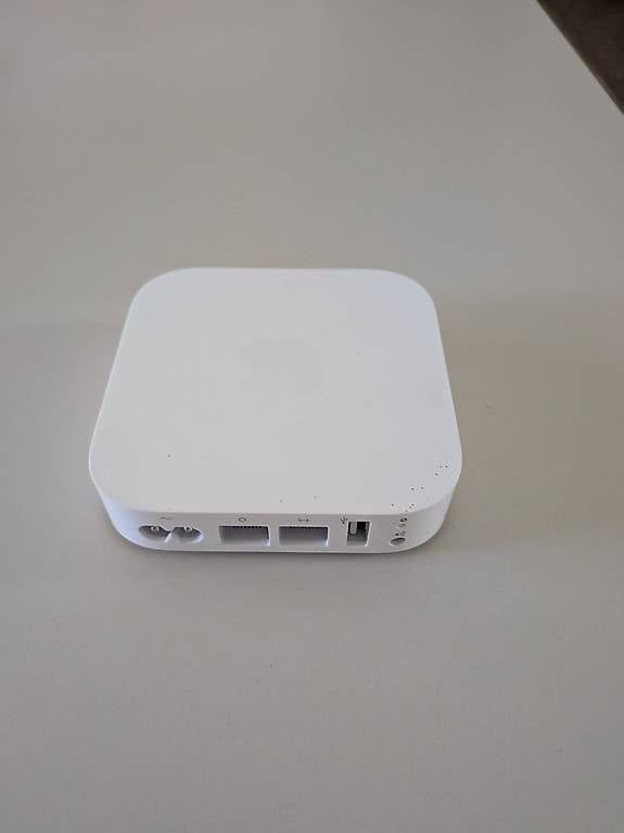 Modems & Router: Apple Airport Express - A1392 – Gebraucht aus Warth von intros 2