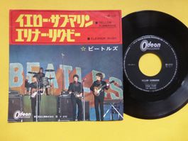 The Beatles = ビートルズ – Yellow Submarine / Eleanor Rigby