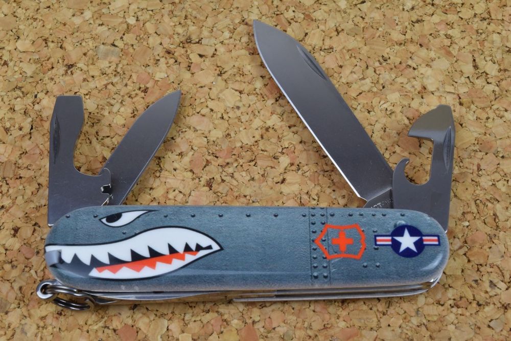 Victorinox huntsman online warthog