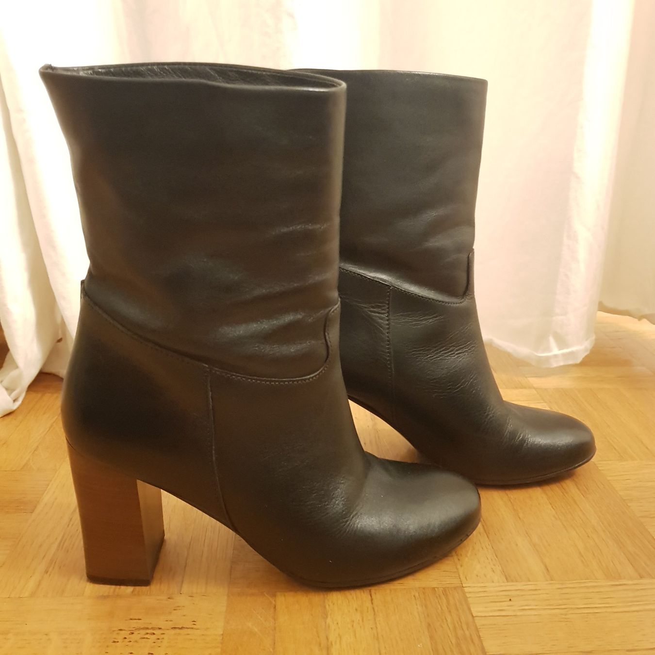 Scarpe da donna: Bottines cuir noir 36 – Usato da Onex venduto da AF.