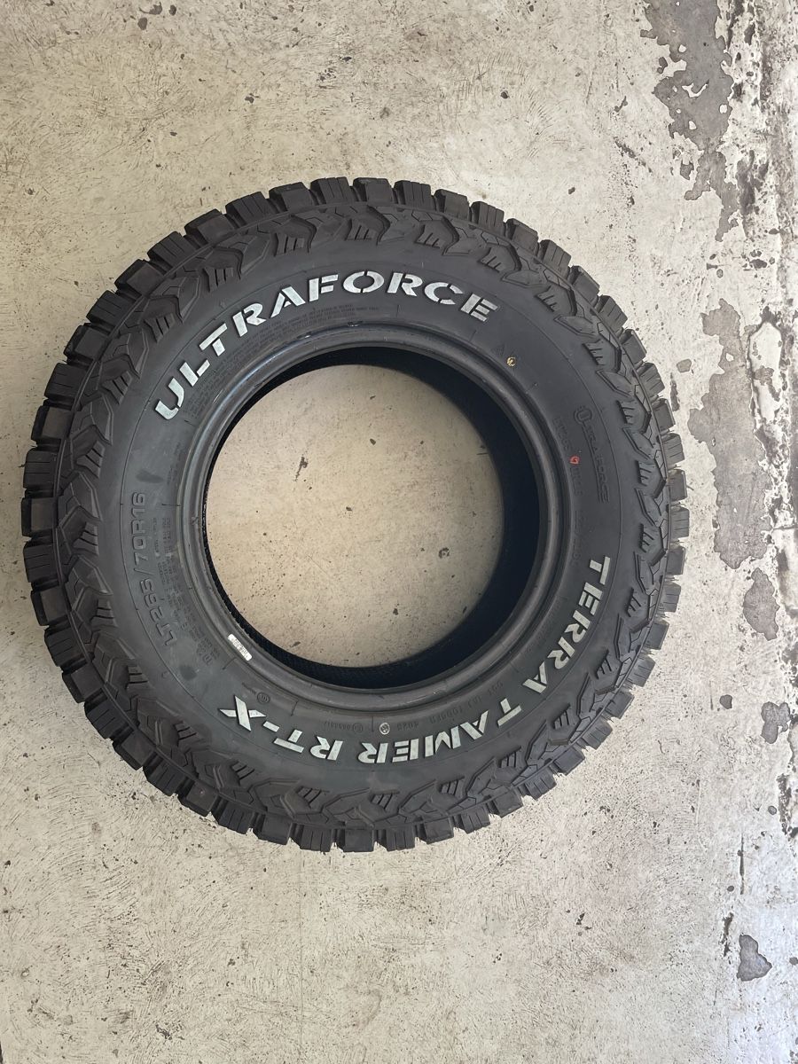 Pneumatici & Ruote complete: Offroad Reifen 265/70R16 – Nuovo (secondo la descrizione) da Heitenried venduto da Z.Alpuchalb 1