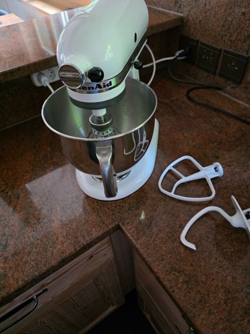 Elettrodomestici da cucina: Kitchenaid Artisan Weiss – Usato da Näfels venduto da HB9GIM 4