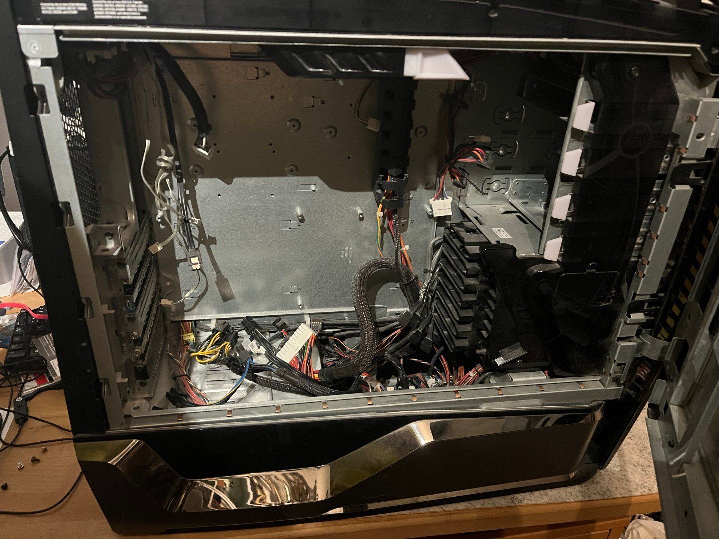 Gehäuse: Computer PC Gehäuse Case von Alienware für Bastler – Gebraucht aus Brunnen von  3