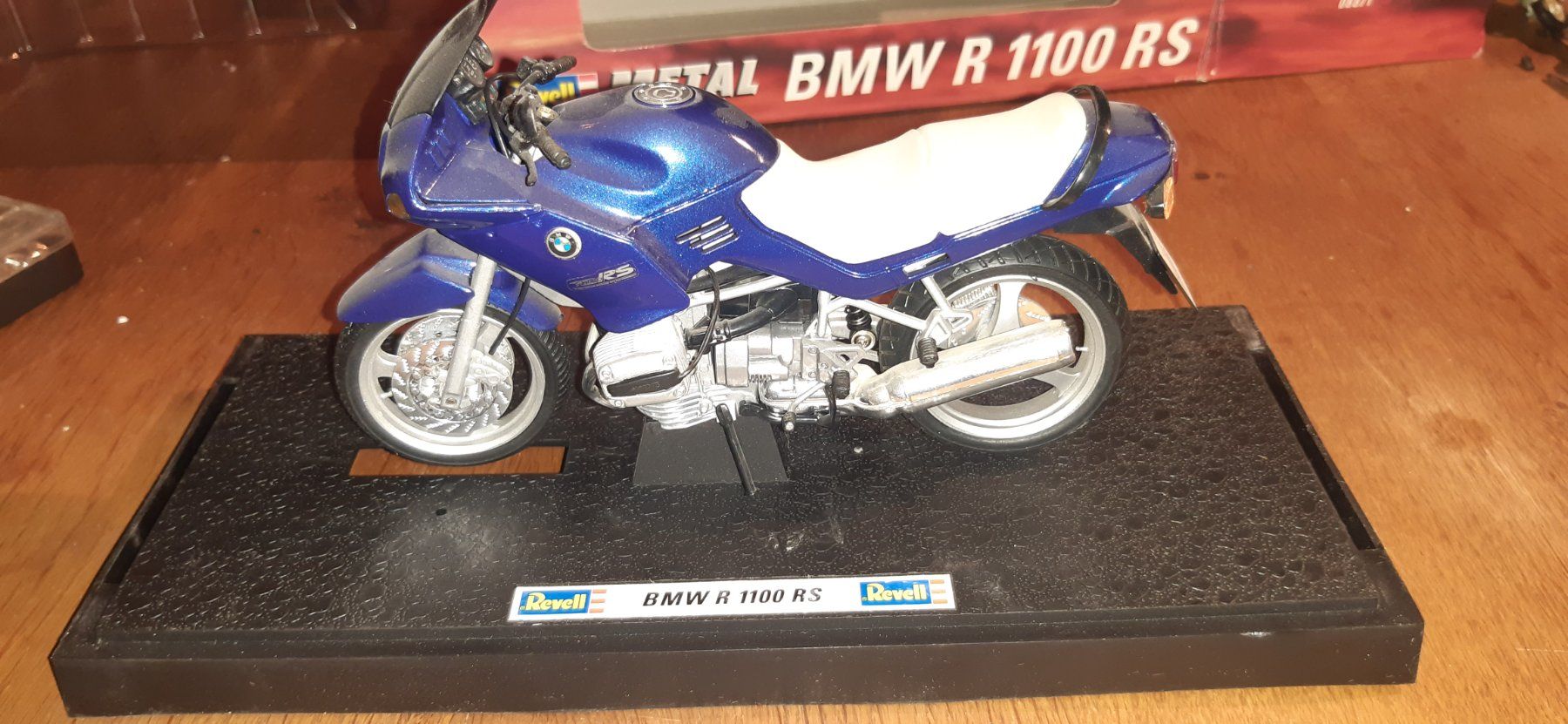 Revell Modellbausätze & Standmodelle: BMW 1100 RS 1:12 Revell – Gebraucht aus Fehraltorf von STEMAC01TK 1