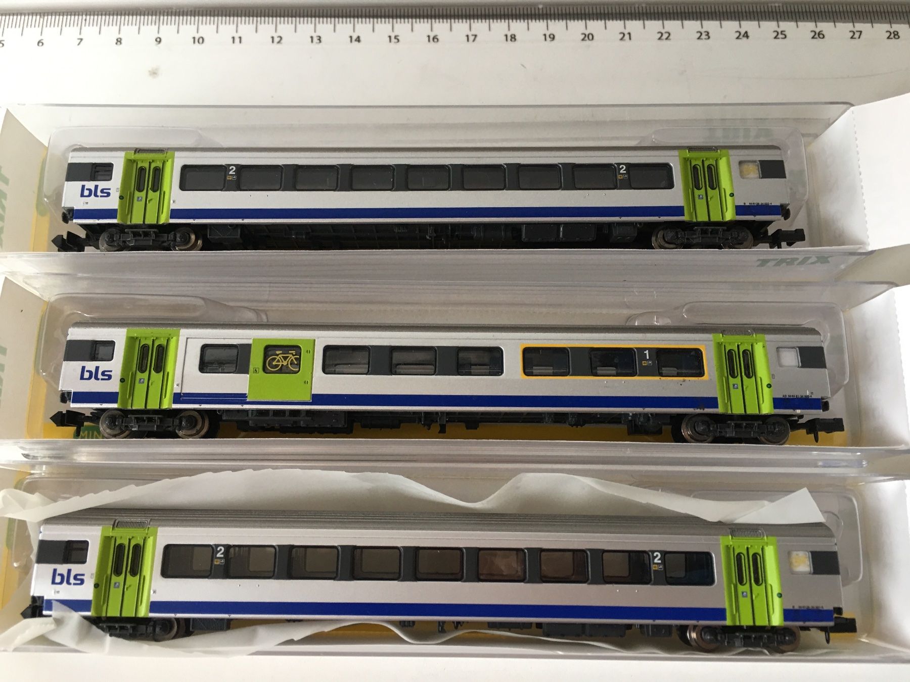 6er Set Trix Spur N 15917 und 15918 Personenwagen bls (Neu (gemäss ...