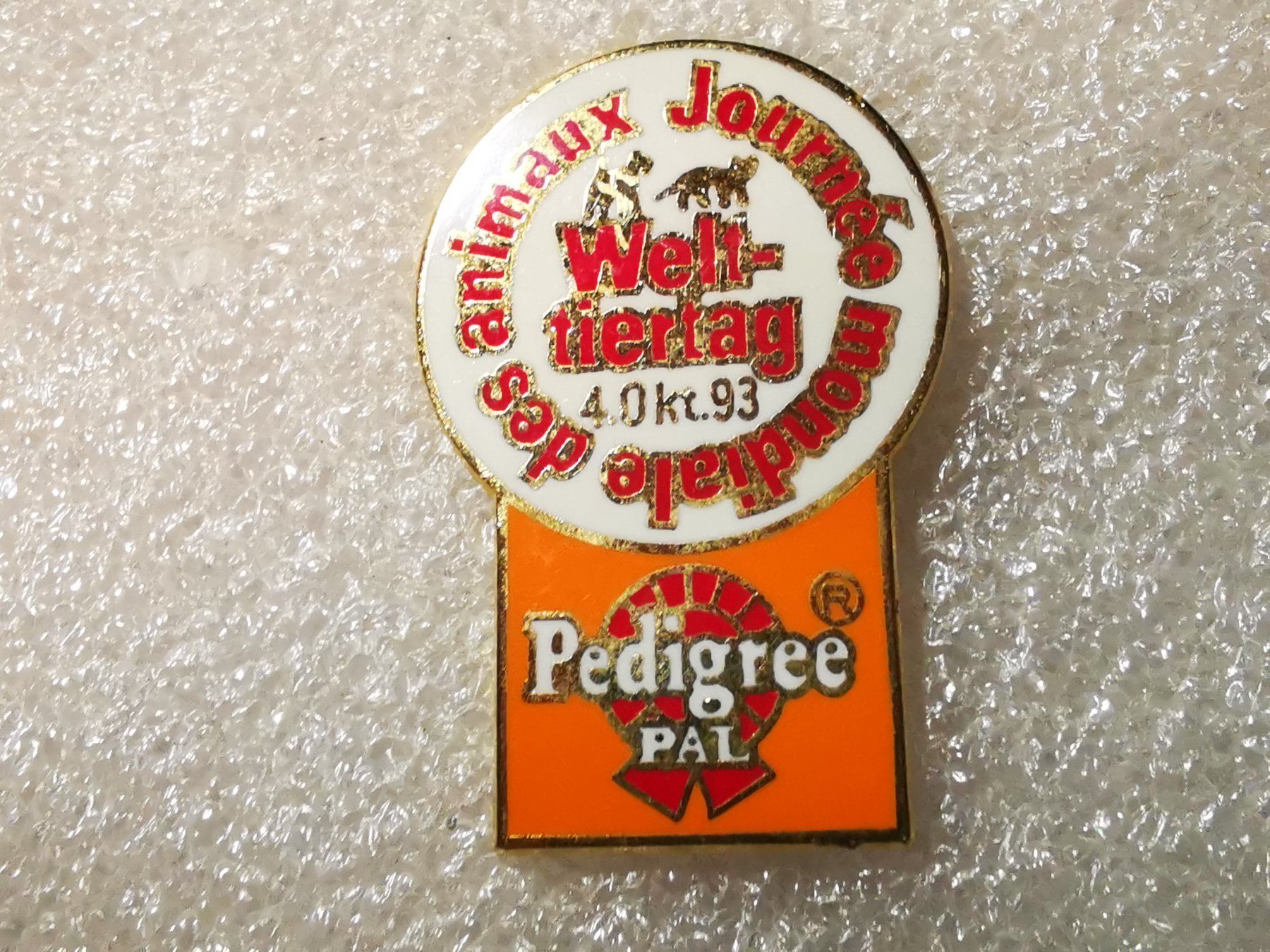 Plaketten & Abzeichen: Ansteckpin 15: Pedigree – Gebraucht aus Oppligen von Pin-Fall-Shop