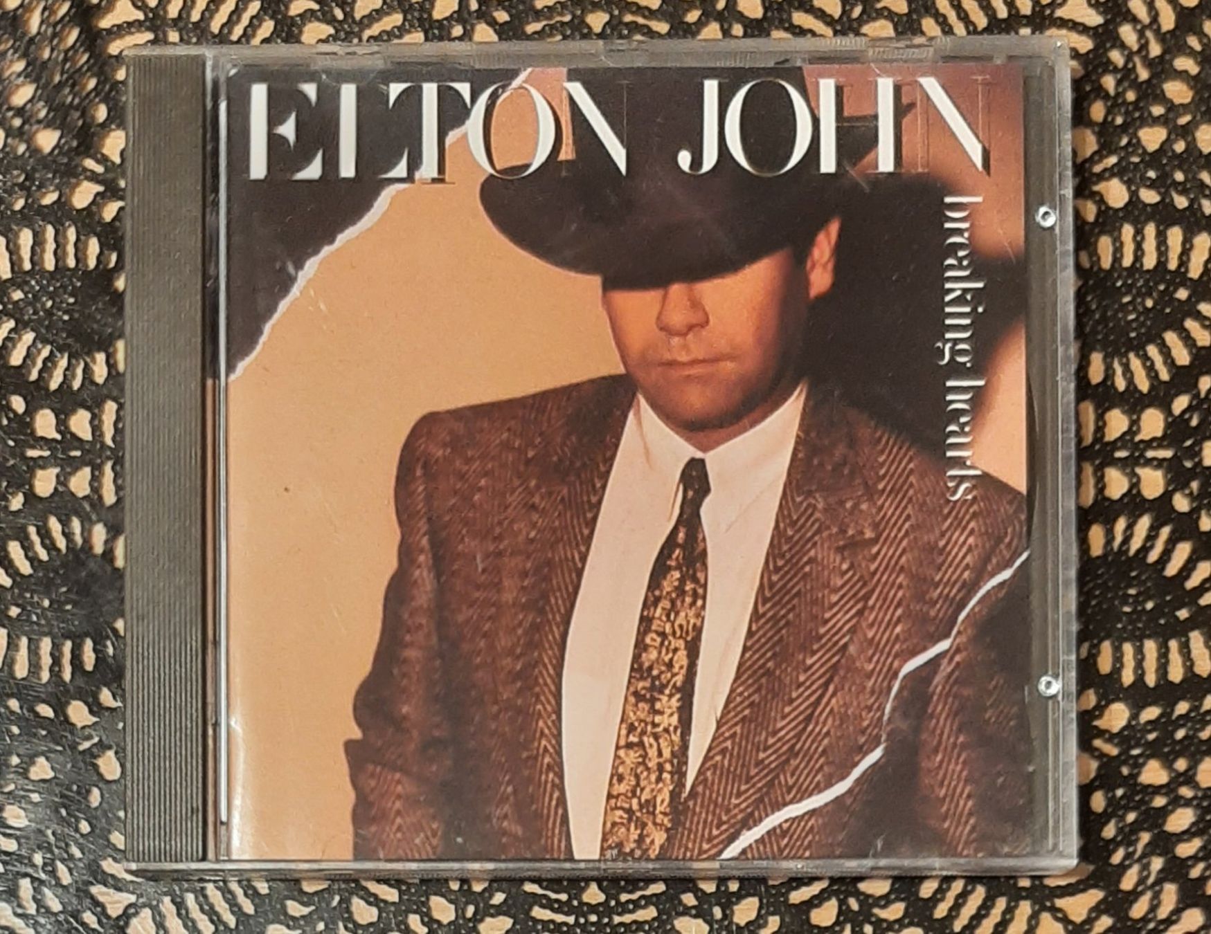 CDs: Elton John - Breaking Hearts, UK Pop Rock CD 1984 – Gebraucht aus Schönenberg TG von breiti12