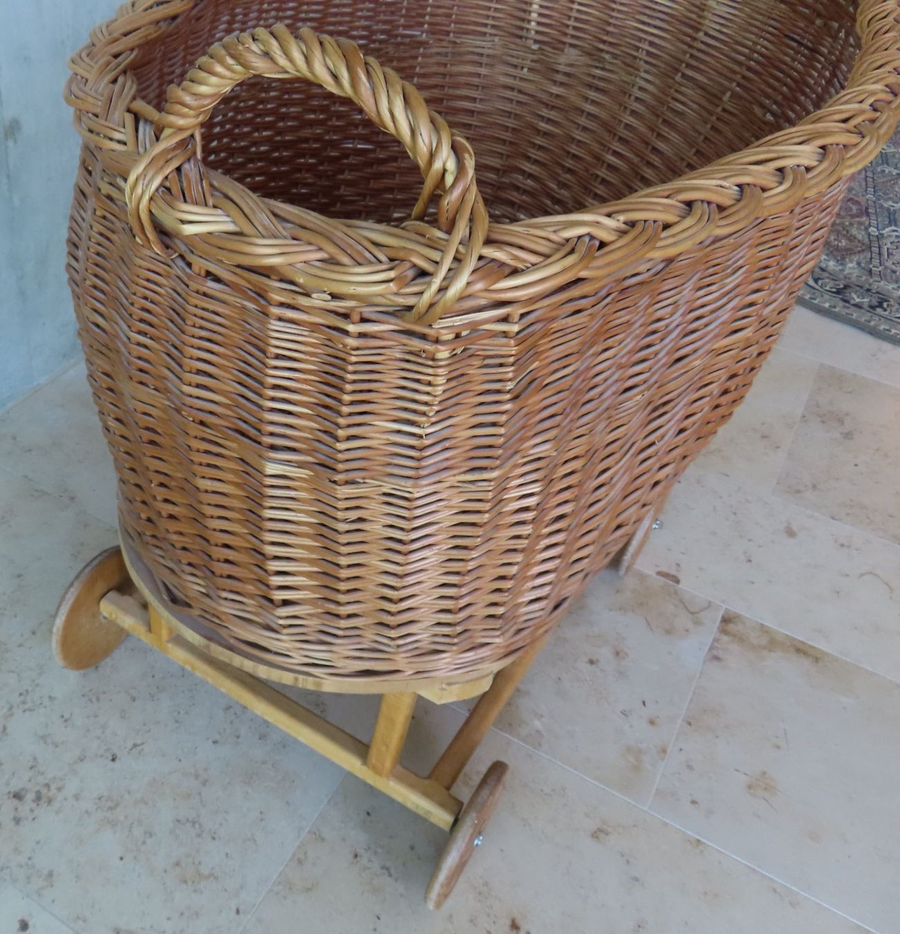 Culle: Vintage-Stubenwagen – Usato da Reinach BL venduto da WBZ-Flohmarkt 3