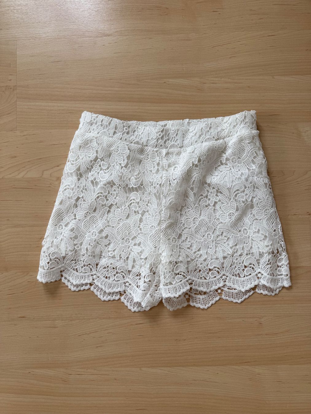 Pantaloni: Short en dentelle blanc – Nuovo (secondo la descrizione) da Denens venduto da sar_5wlm 1