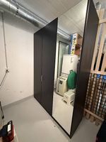 Kleiderschrank
