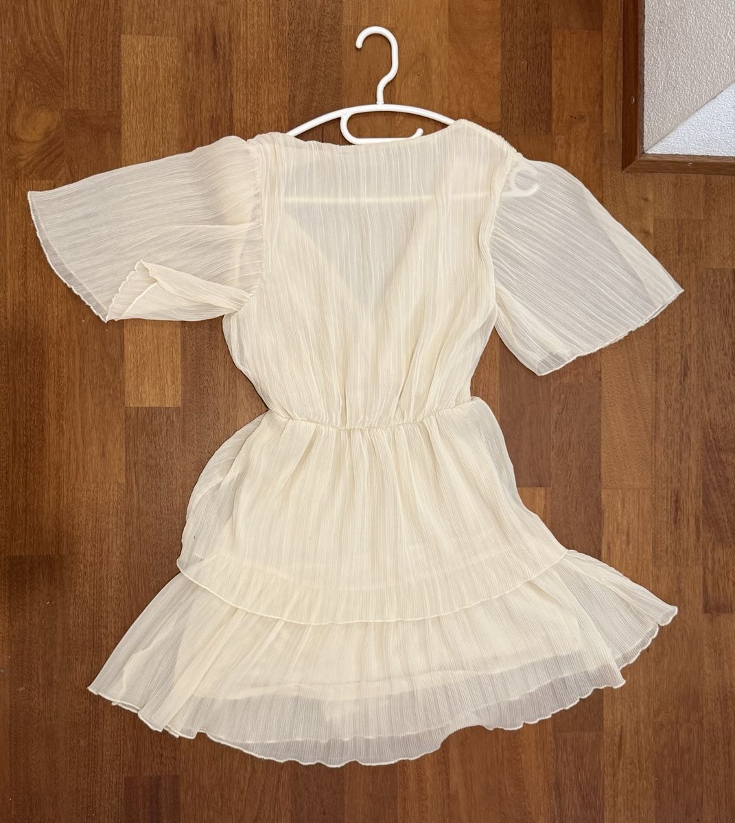 Zara Kleider: zara cream ruffled wrap dress – Gebraucht aus Uster von mzu_pv8k 1