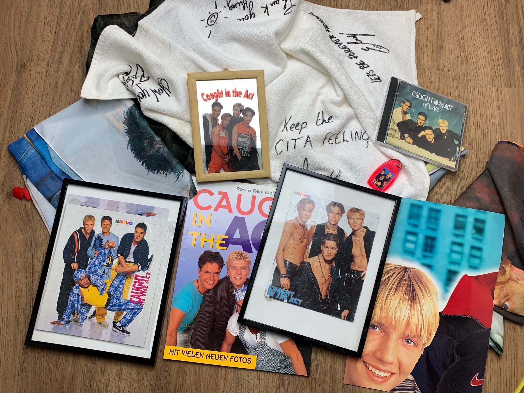 Fahnen: Caught in the Act Fan Artikel – Gebraucht aus Hallau von R.R.91