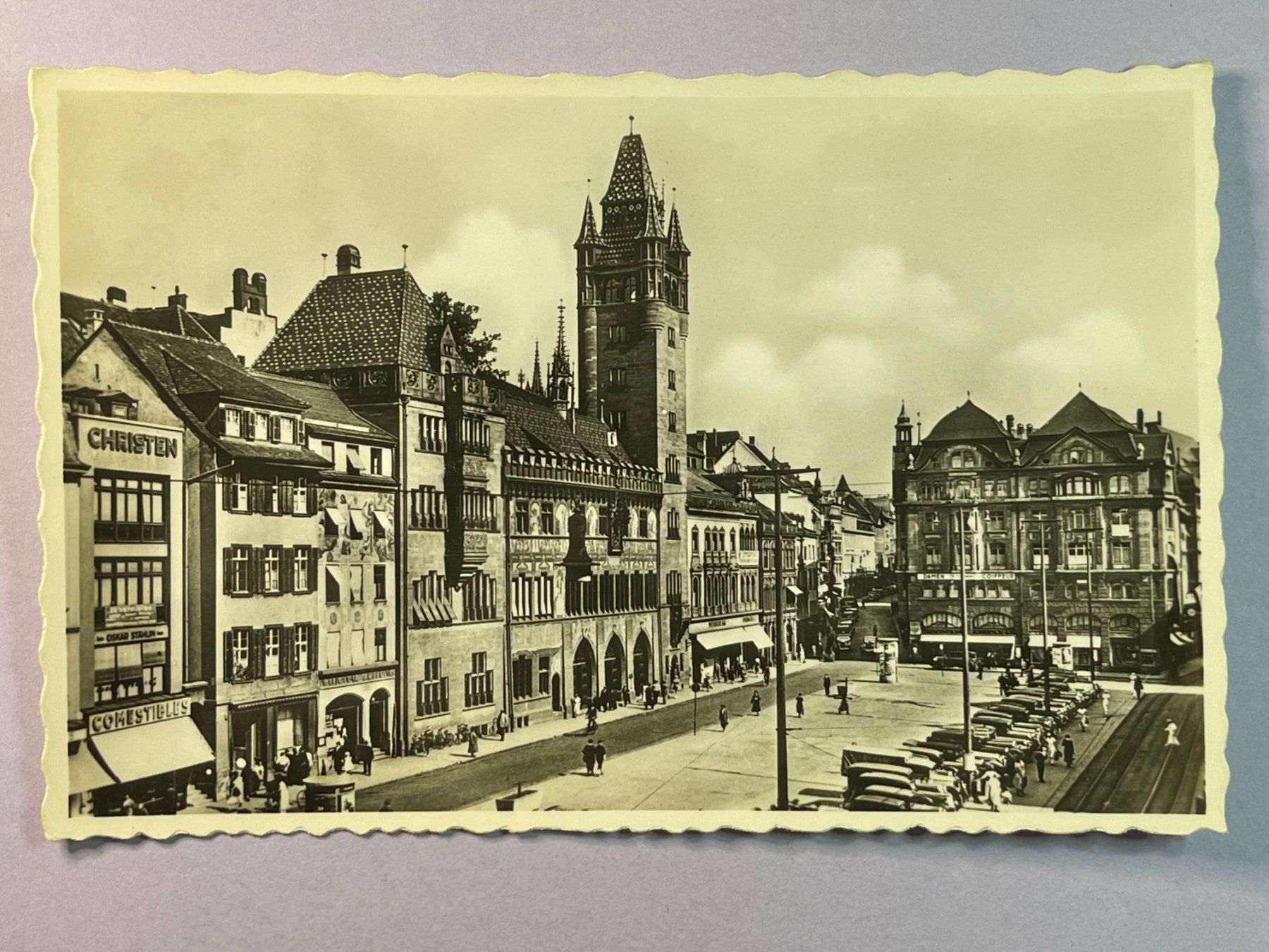 Cartes postales: Basel - Marktplatz mit Rathaus – D'occasion à Steg VS par _vinci_
