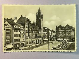 Basel - Marktplatz mit Rathaus