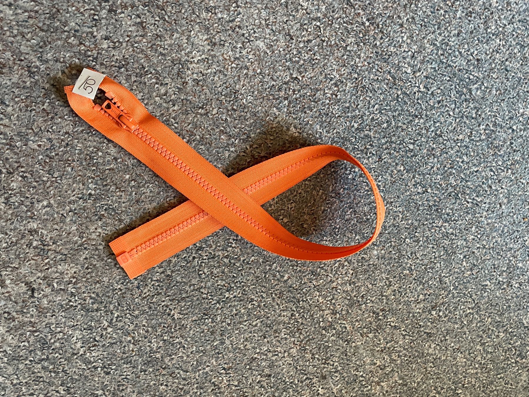 Tessuti: Reissverschluss orange teilbar 35 cm 50 – Nuovo e nell'imballaggio originale da Buchs SG venduto da Billikatze5
