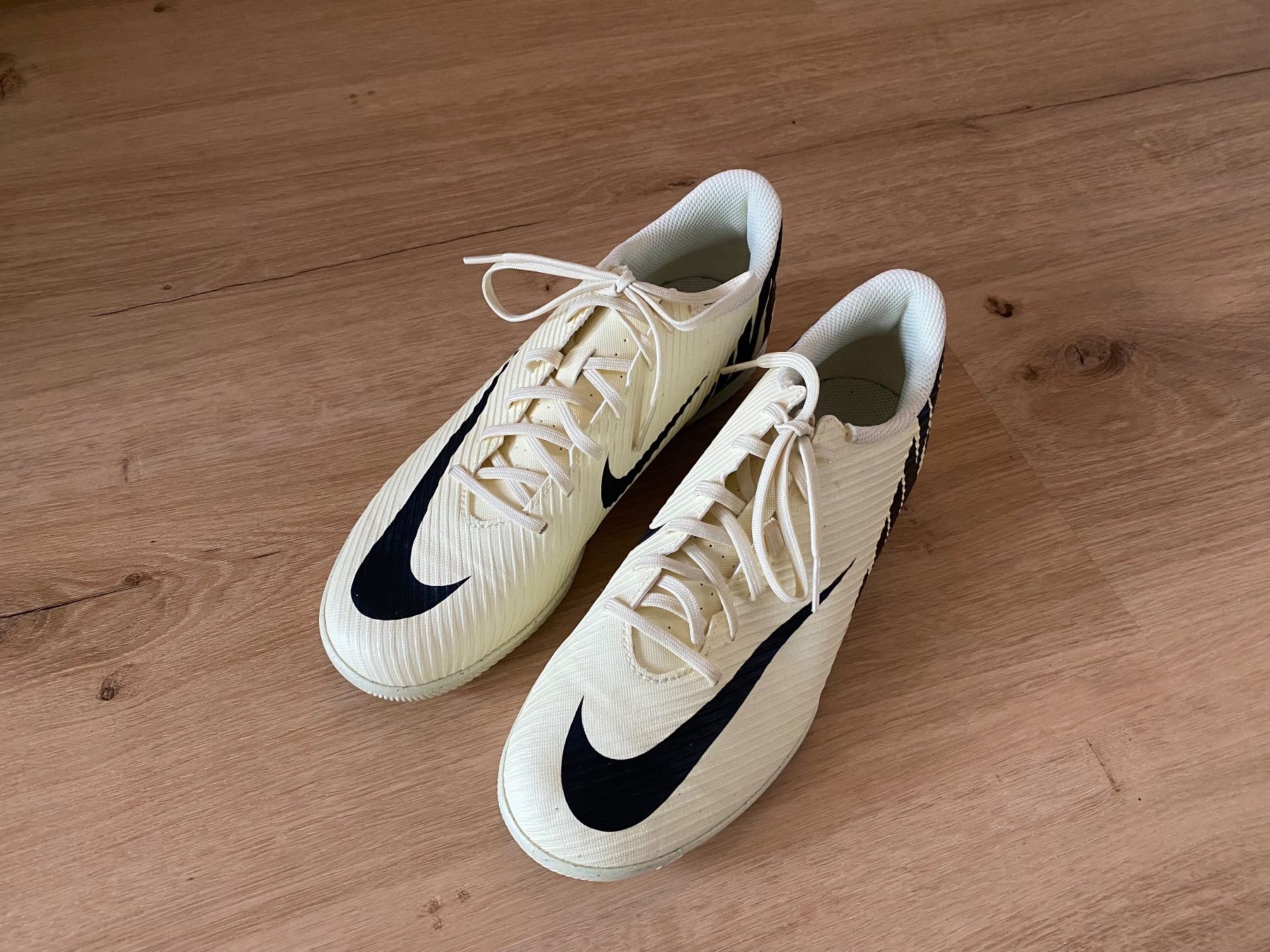 Nike Schuhe für Jungen: Fussballschuhe – Gebraucht aus Dällikon von jambod 2