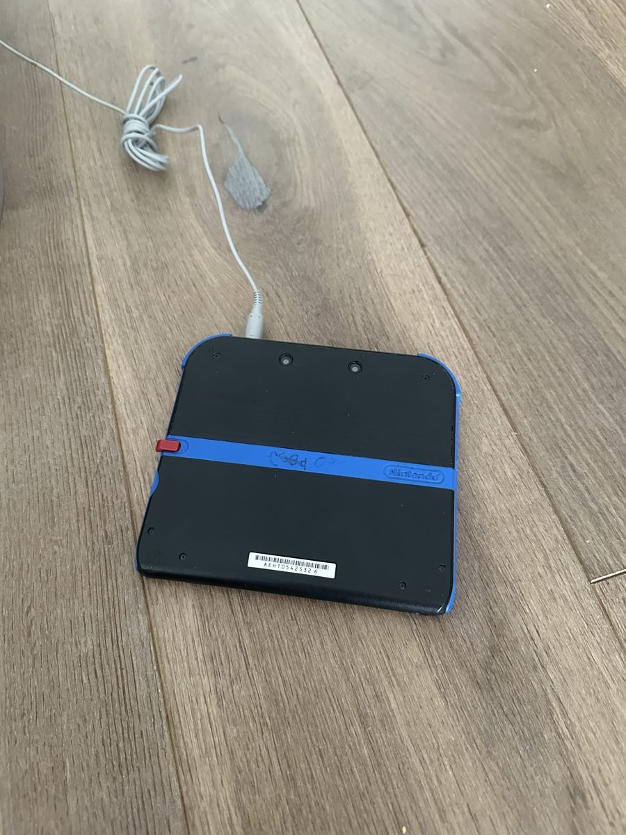 Nintendo Konsolen: Nintendo 2 DS  Konsole + Spiel – Gebraucht aus Altendorf von Quietwater 1
