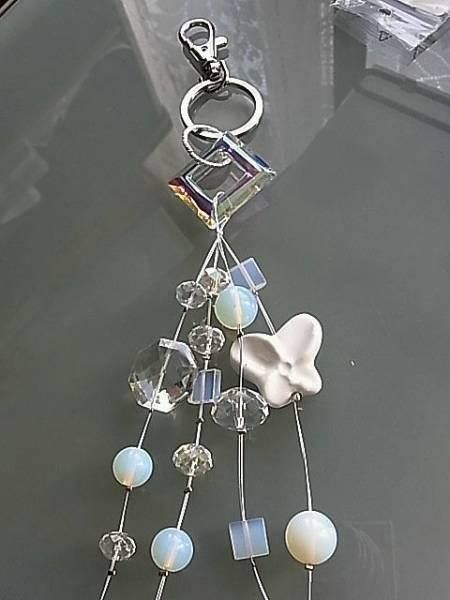 Rimorchi: Taschenanhänger  BIG  ca.24cm  -weiss- – Nuovo (secondo la descrizione) da Alpnachstad venduto da perlengaby