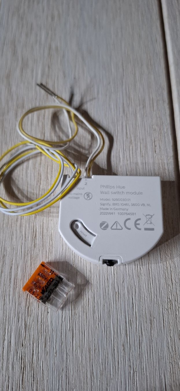 Philips Interrupteurs: Philips Hue Wall Switch Module, Wandschaltermodul  – D'occasion à Guntershausen par Jtattoo 2