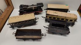 Alte Blechbahn Konvolut Dampflok und Waggons (L34)