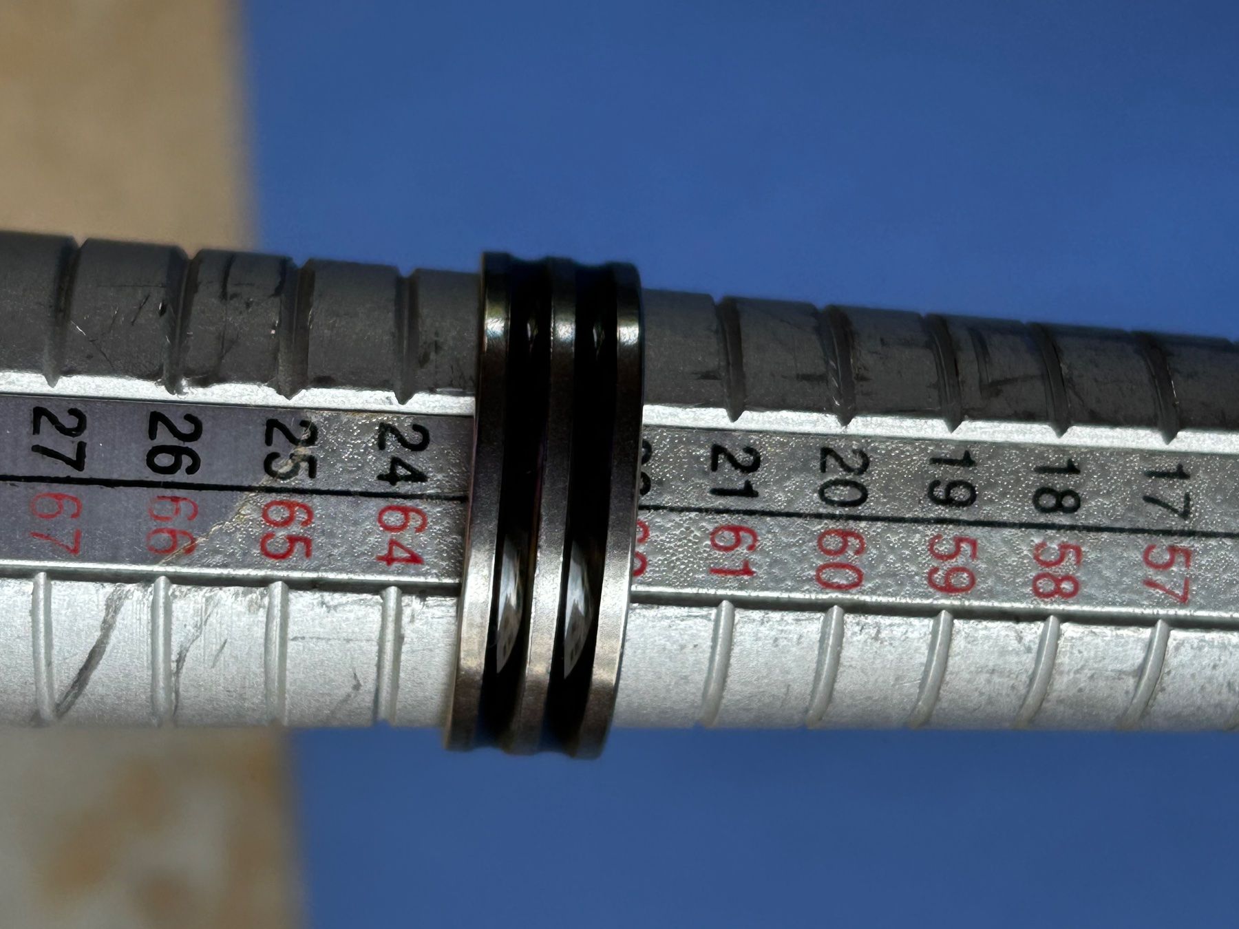 Anelli: Herrnring Stahl 2 black lines (63) – Usato da Laufen venduto da Bellebellezza 8