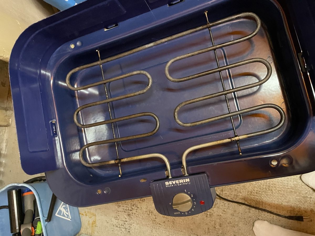 Griglie: Elektrogrill / Tischgrill mit Standgestell  – Usato da Füllinsdorf venduto da cat_sn9q 2
