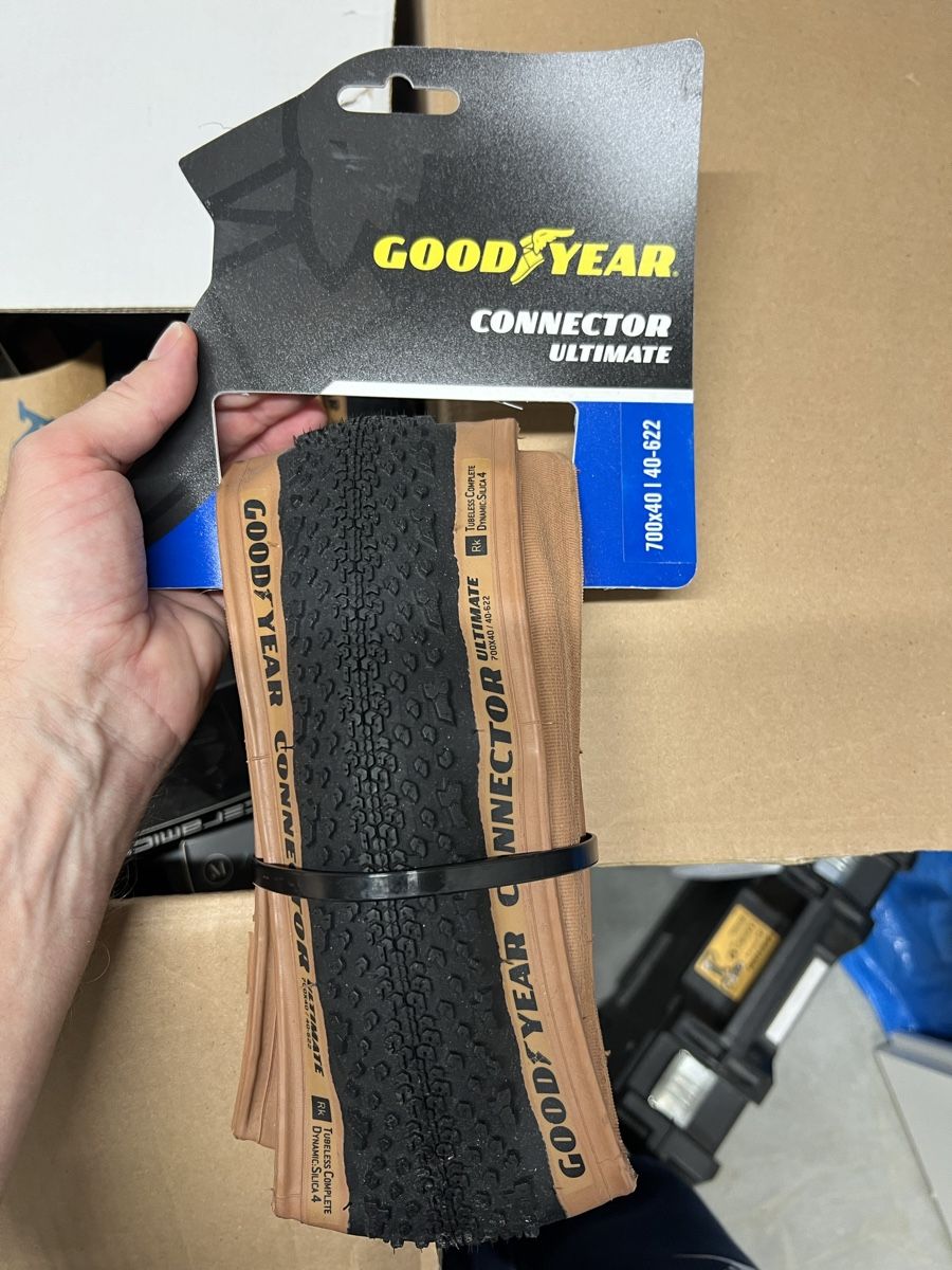 Continental Pezzi di ricambio: Goodyear Connector Ultimate 700x40 – Nuovo e nell'imballaggio originale da Roggwil BE venduto da and_sl26