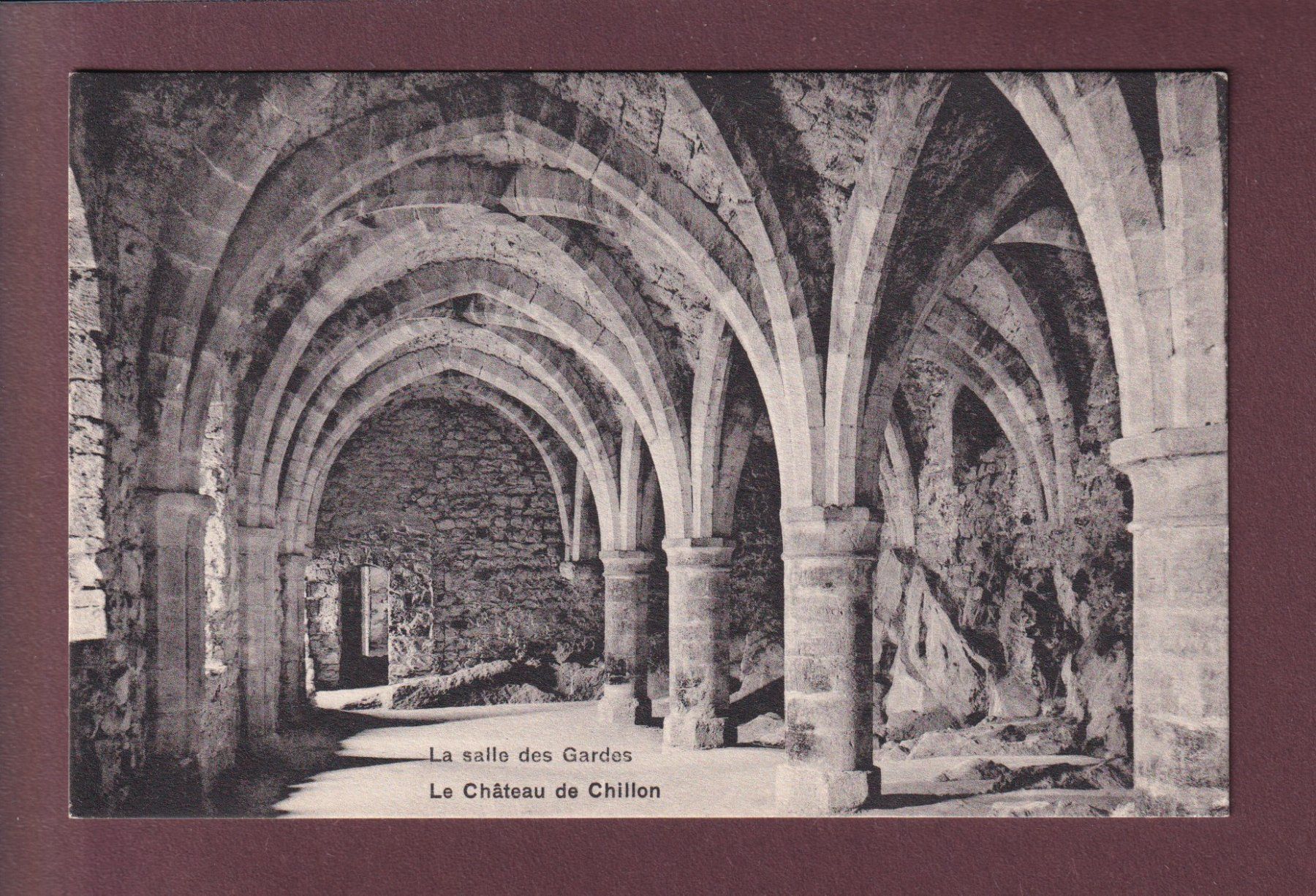 Cartoline postali: Château de CHILLON - Salle des gardes – Usato da Pully venduto da nicecards