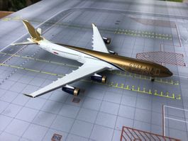 Gulf Air Airbus A340-300 Modellflugzeug Special 1:500