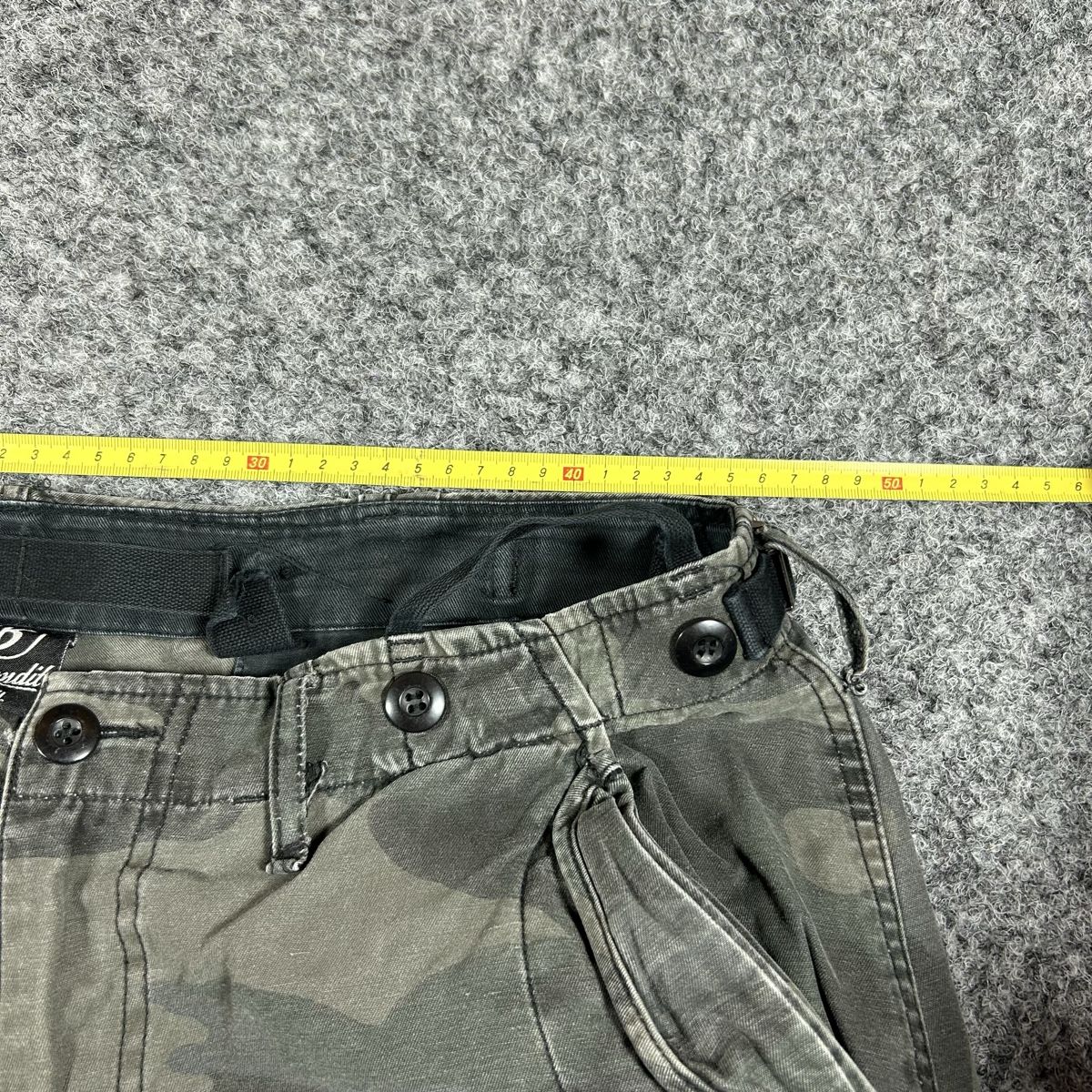 Pantaloni: Camo pants cargo Xl – Usato da La Sagne NE venduto da Matlasape 1