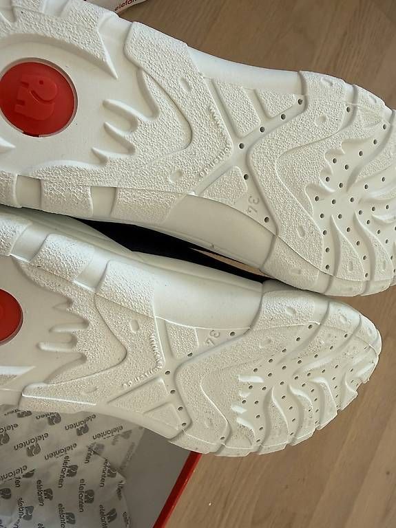 Scarpe per ragazzi: Finken brandneu mit Karton – Nuovo e nell'imballaggio originale da Gümligen venduto da xifenglie 1