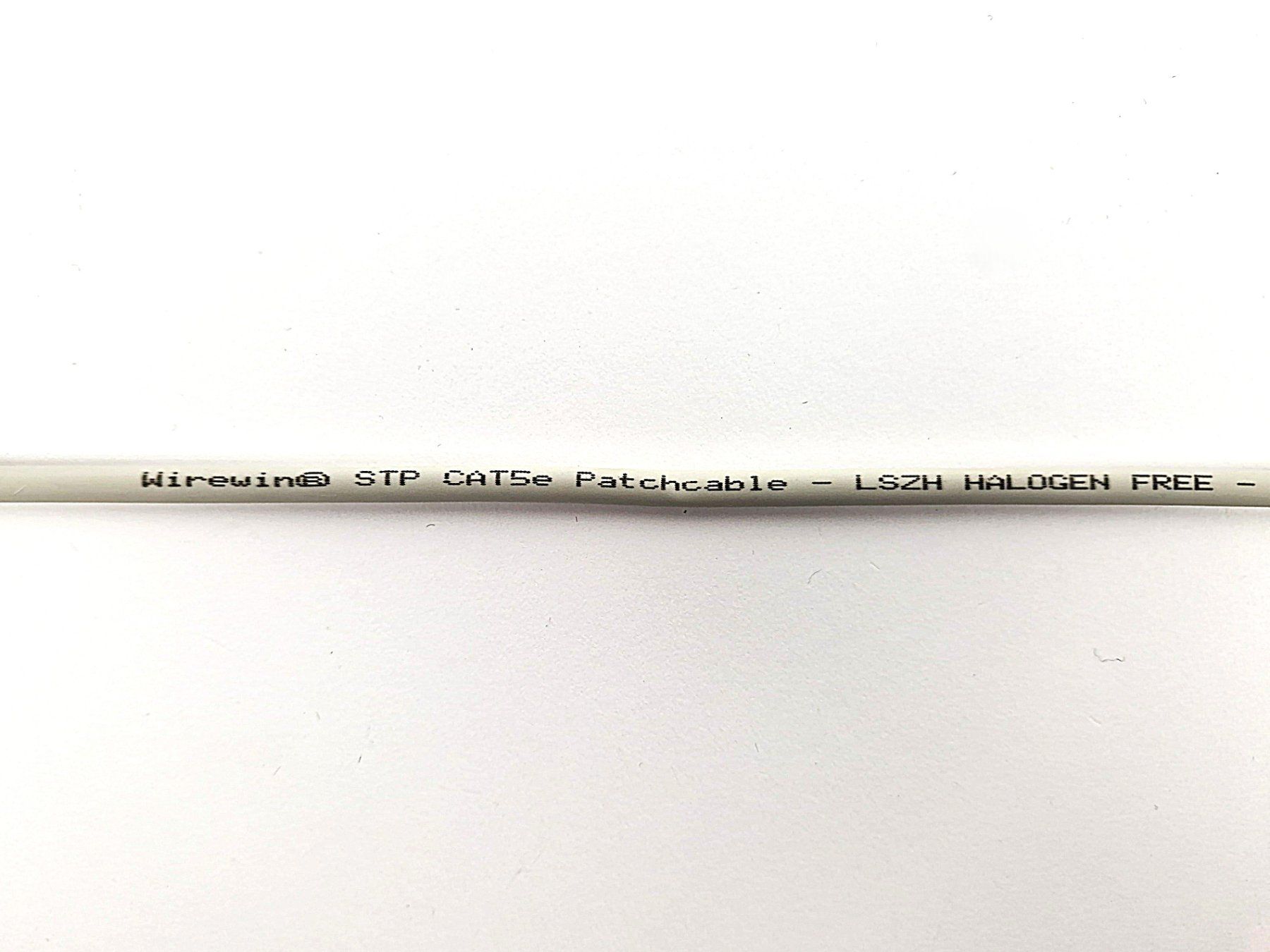 Cavi: 2 Stück Cat.5E Ethernet Kabel 5m und 3m – Usato da Basel venduto da Restwert_Basel 1