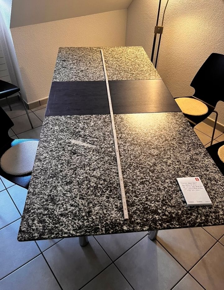 Tavoli: Tisch Granit  – Usato da Kreuzlingen venduto da matze011 1