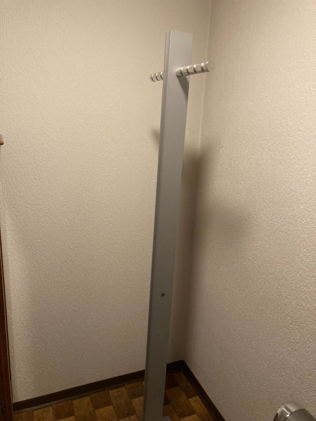 Garderobe: KLEIDERSTÄNDER STANDFREE DESIGNERSTÜCK VON CASCANDO – Gebraucht aus Winterthur von dennisalexander 4